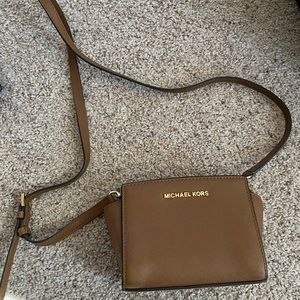 MK -crossbody purse!!